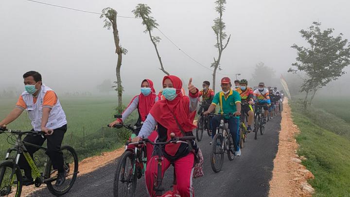 Gowes Bersama Elemen Masyarakat Menikmati Hasil Program TMMD 110 Bojonegoro